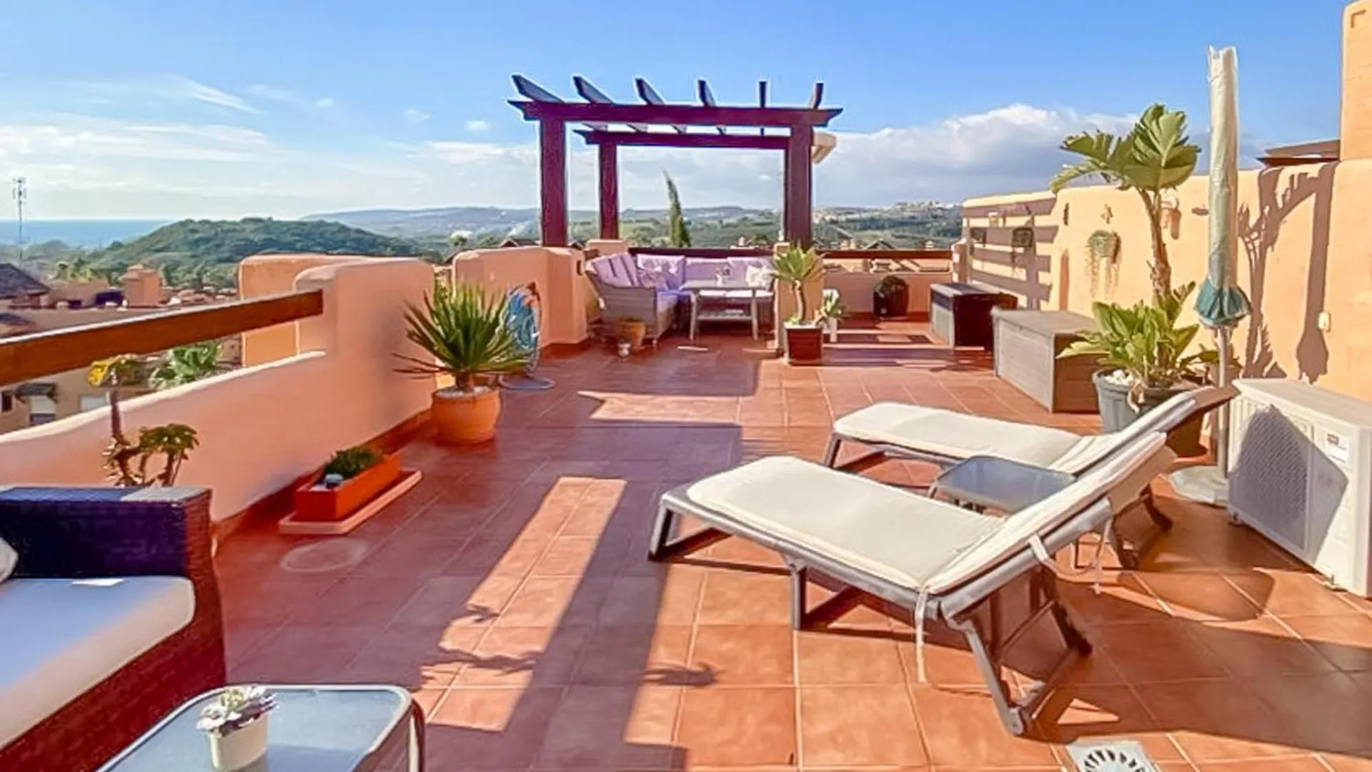 דירות Casares Del Sol 2426 Penthouse With Seaviews